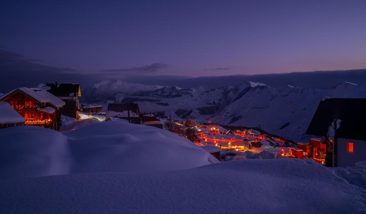 Alpina Hotel Gudauri Esterno foto