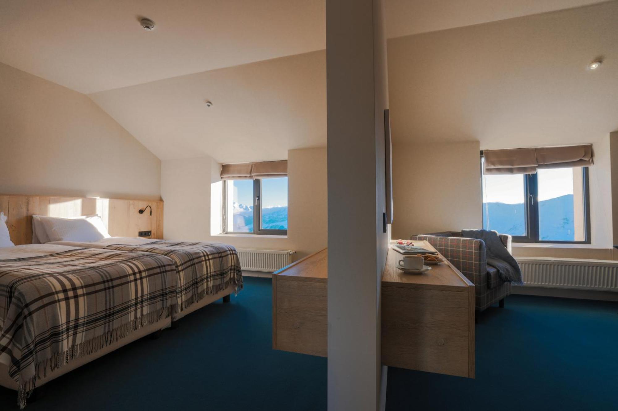 Alpina Hotel Gudauri Esterno foto