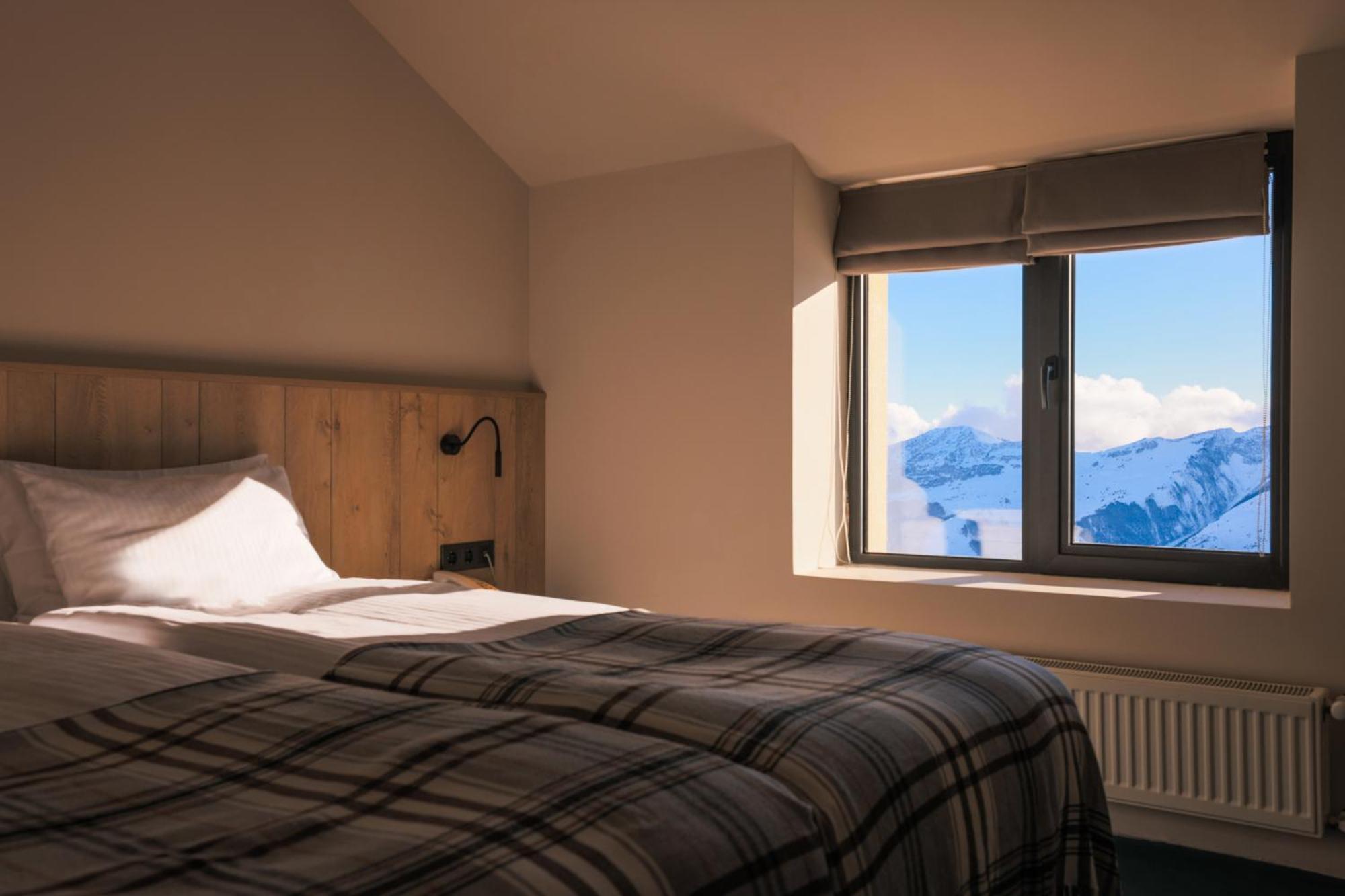 Alpina Hotel Gudauri Esterno foto